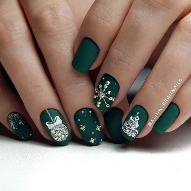 Зимний маникюр