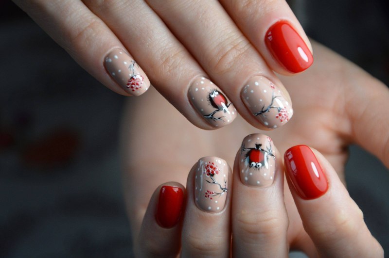 Маникюр со снежинками