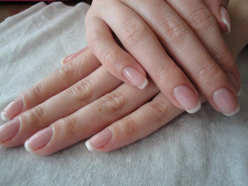 Наращивание ногтей акрилом