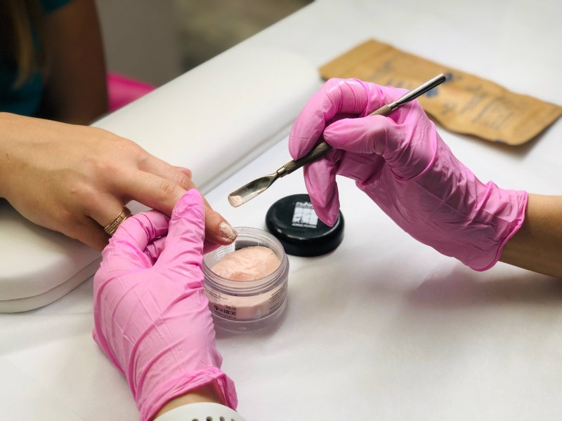 Наращивание на формы акриловой пудрой