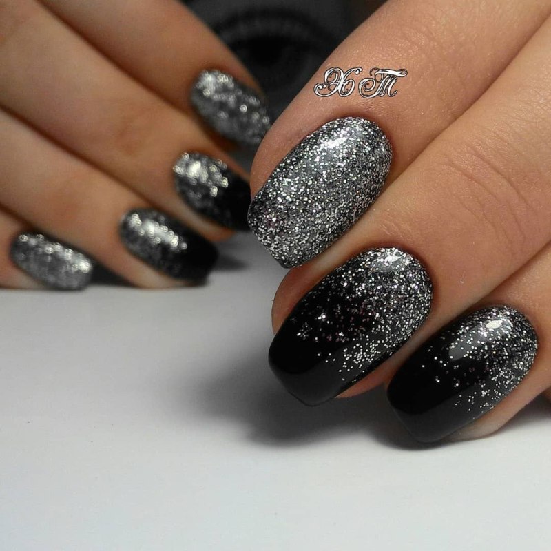 Дизайн черных ногтей