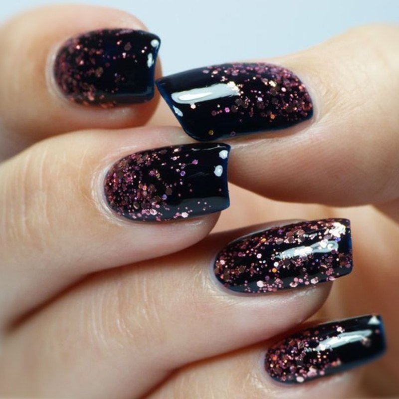 Маникюр френч черный с блестками