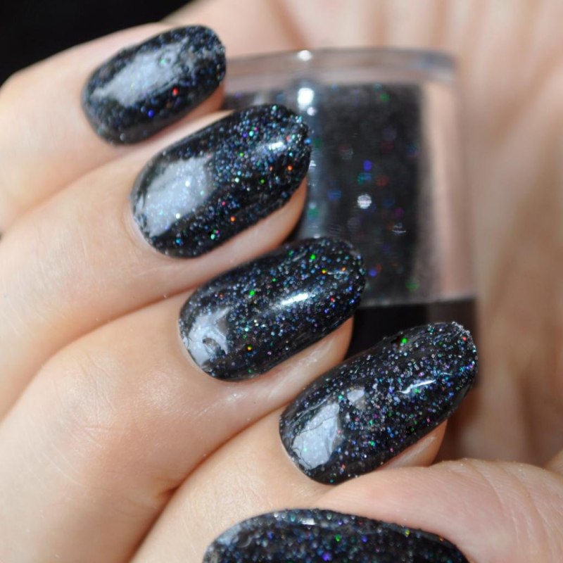 Маникюр серебристый с черным