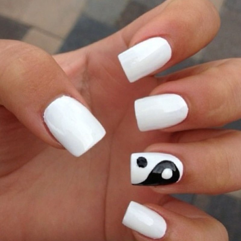 Маникюр Инь Янь