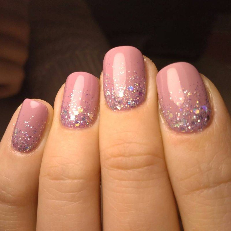 Маникюр с блестками