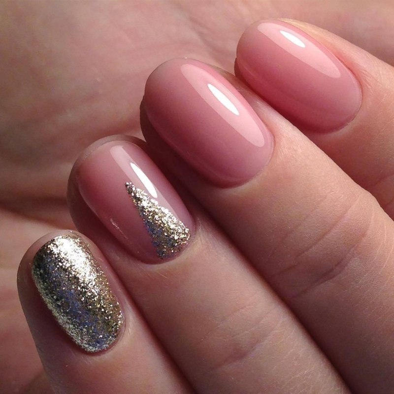 Маникюр с блестками