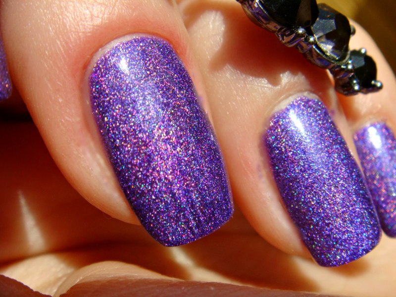 Маникюр розовый с блестками