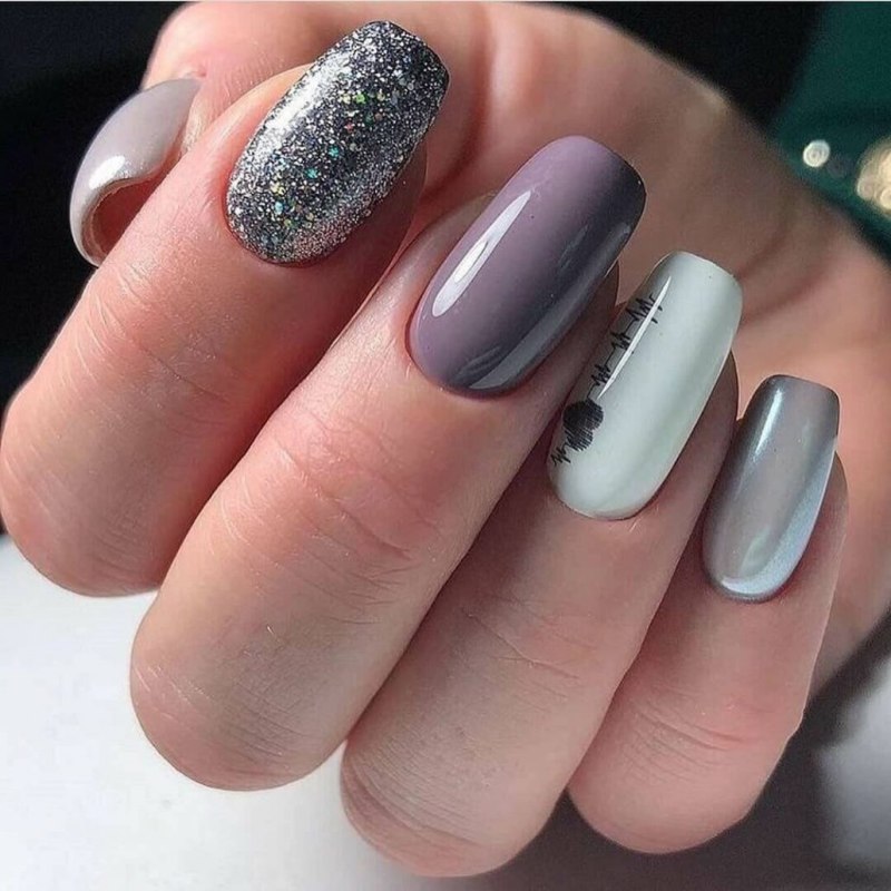 Маникюр серый градиент