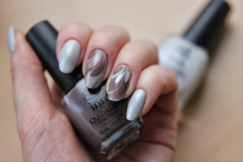 Маникюр в серых тонах на короткие ногти