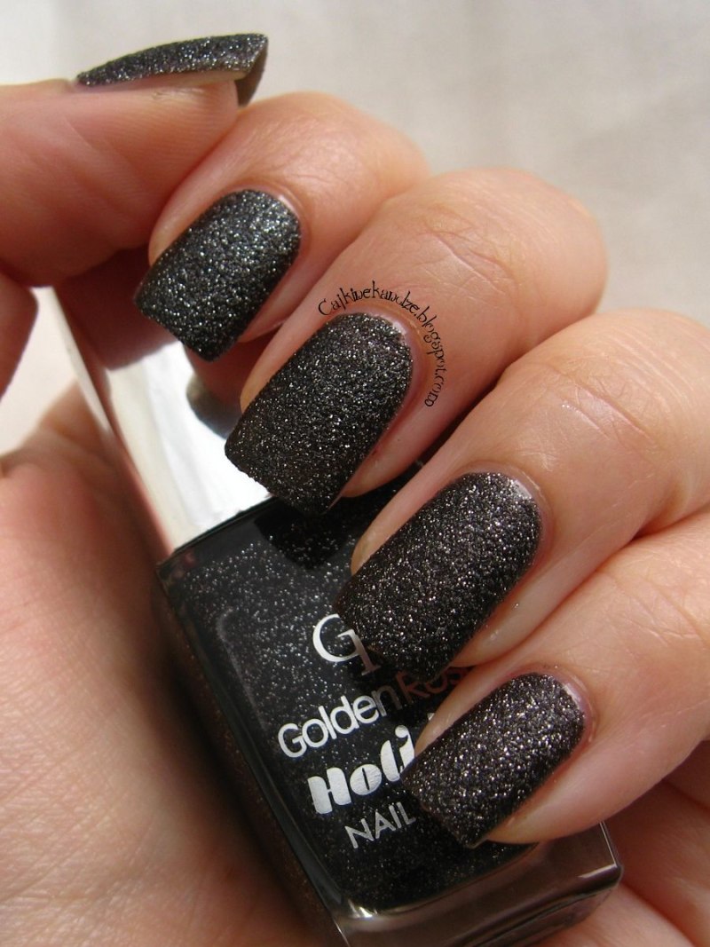 Черно-золотой маникюр