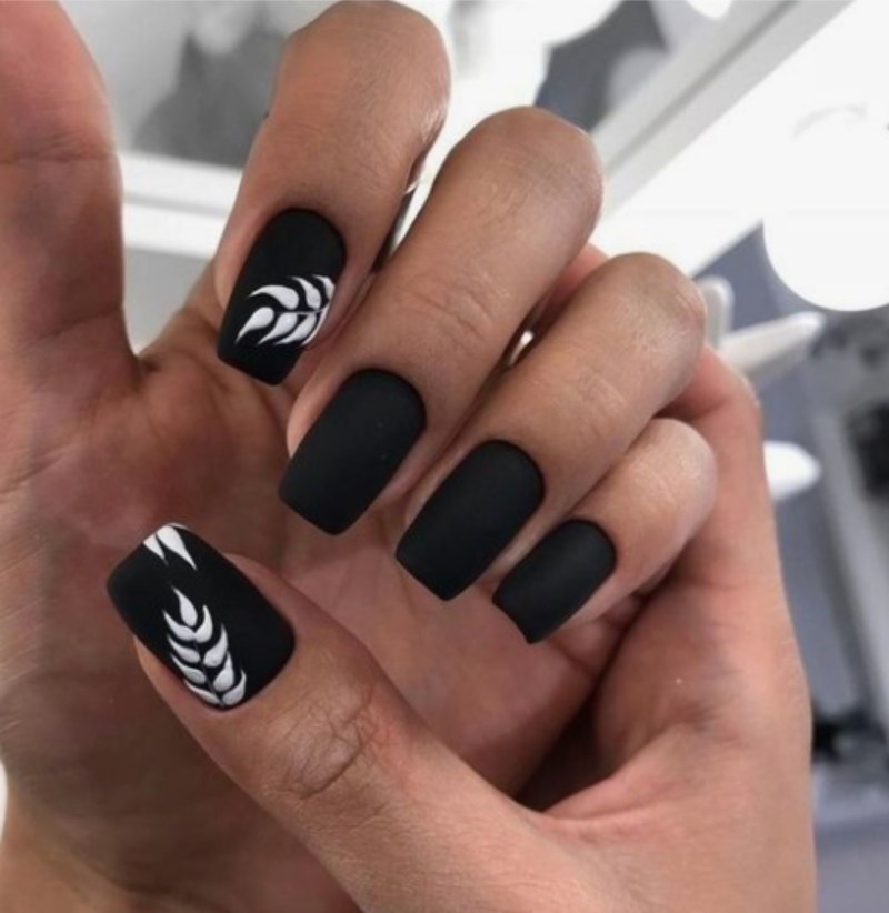 Черно белый френч