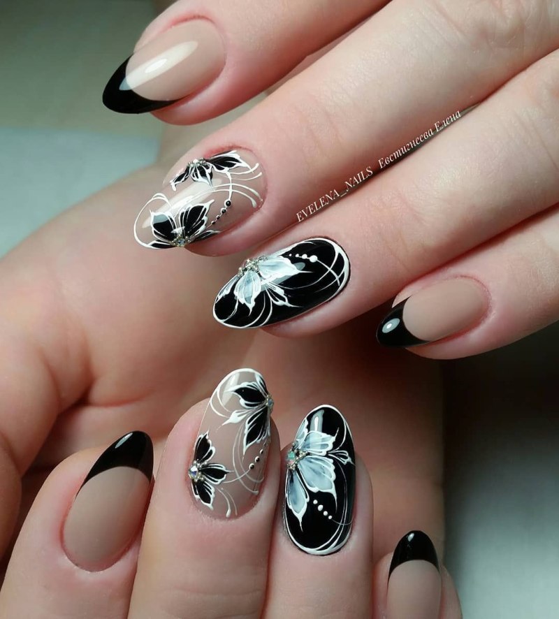 Красивый черный маникюр