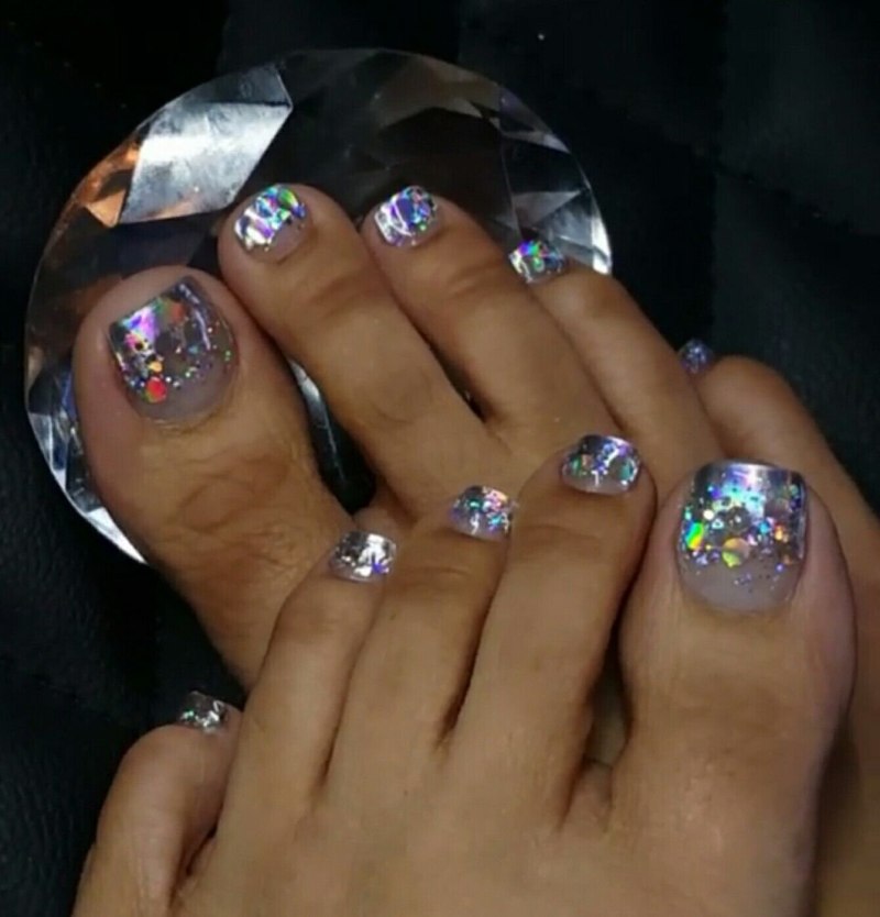 Педикюр с блестками