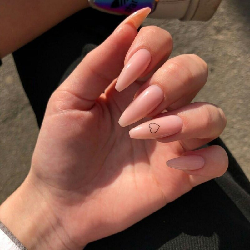 Маникюр подростковый миндаль