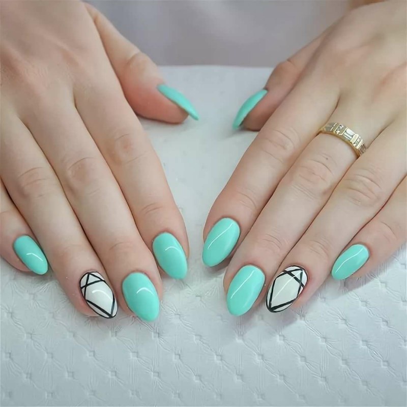 Маникюр бирюза