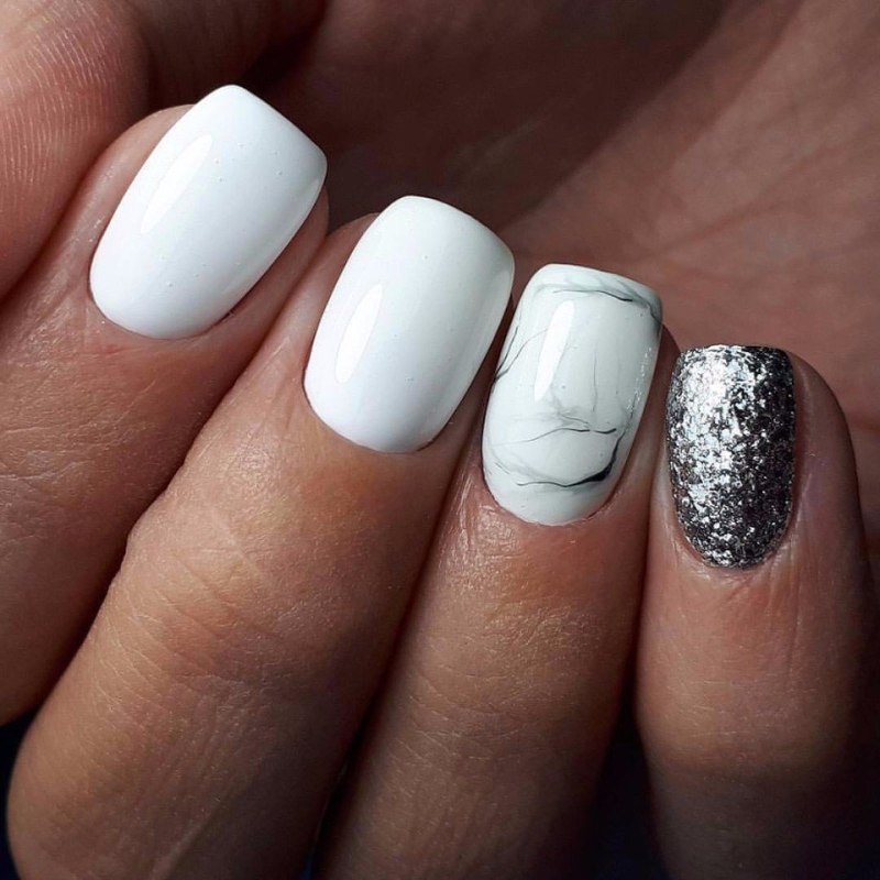 Белые ногтити с ьлетками