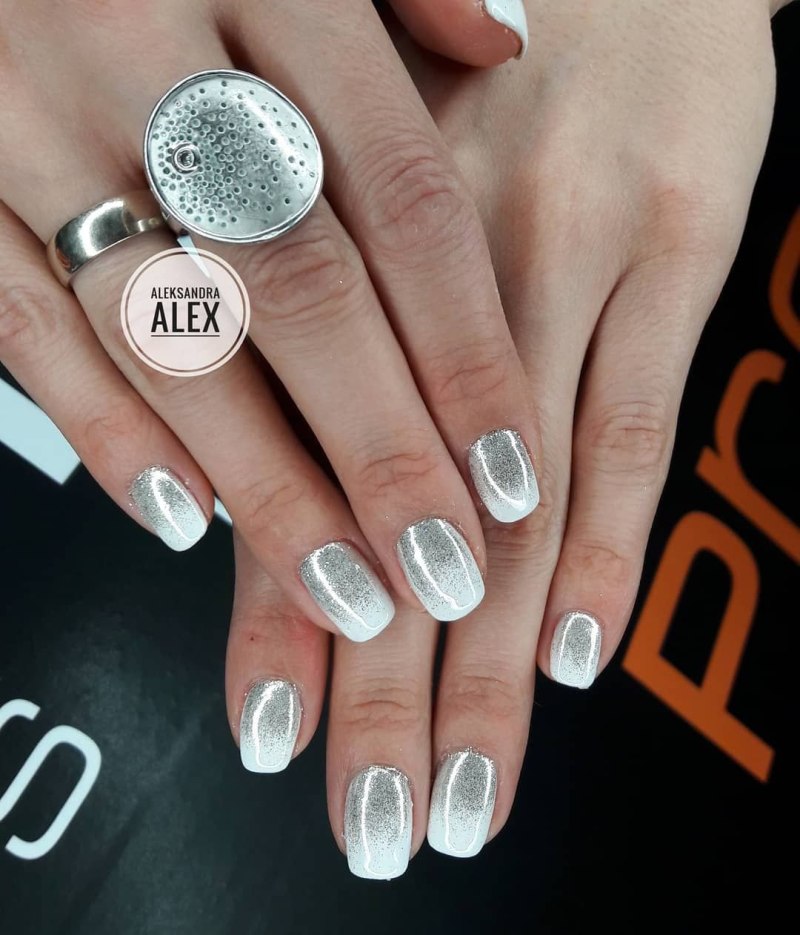 Маникюр с серебром