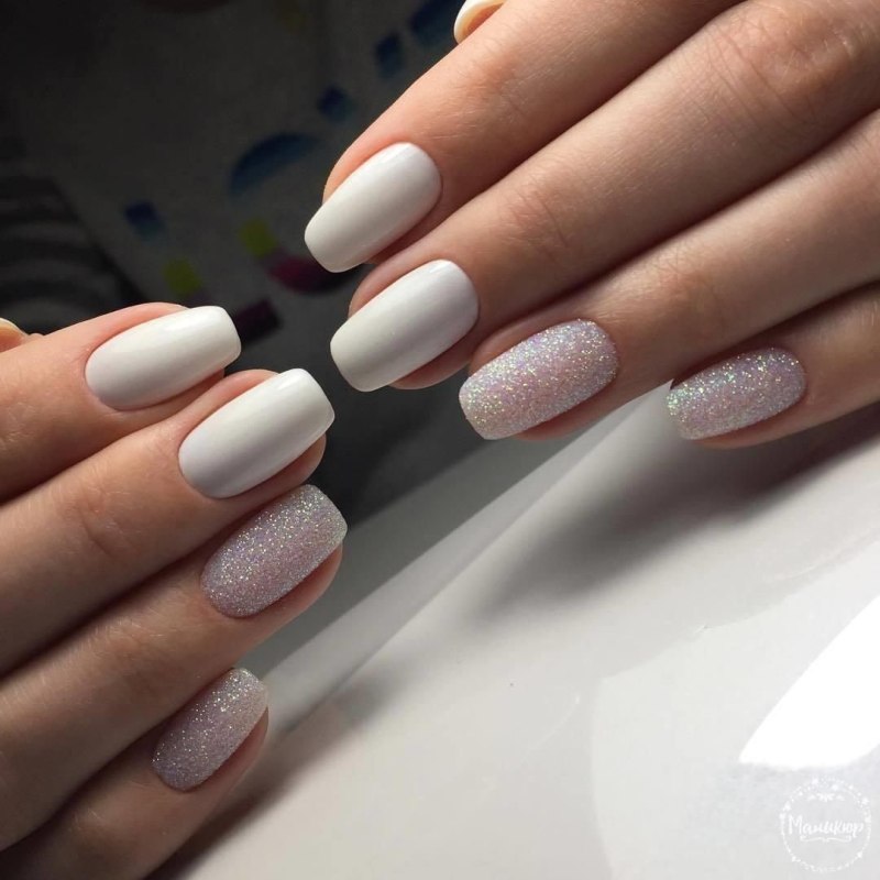 Молочный матовый маникюр
