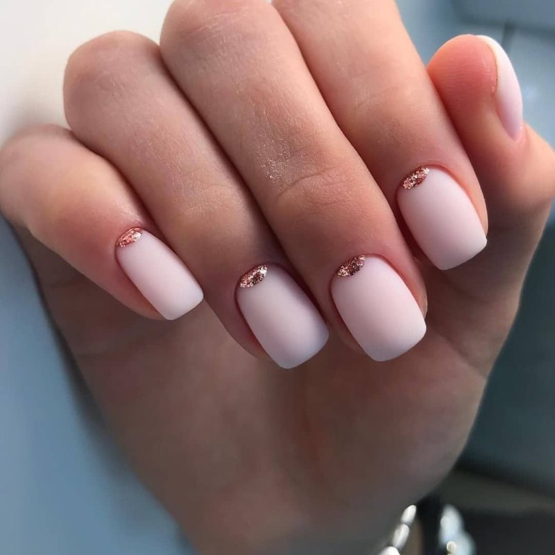 Маникюр с лунками