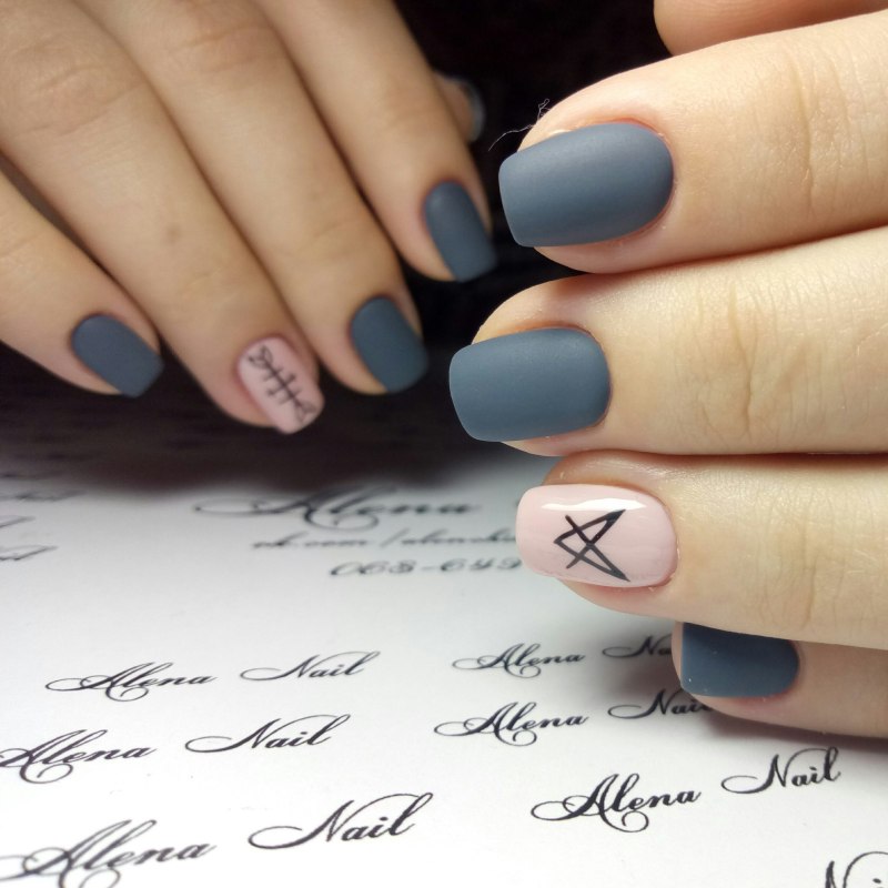 Матовые ногти с рисунком