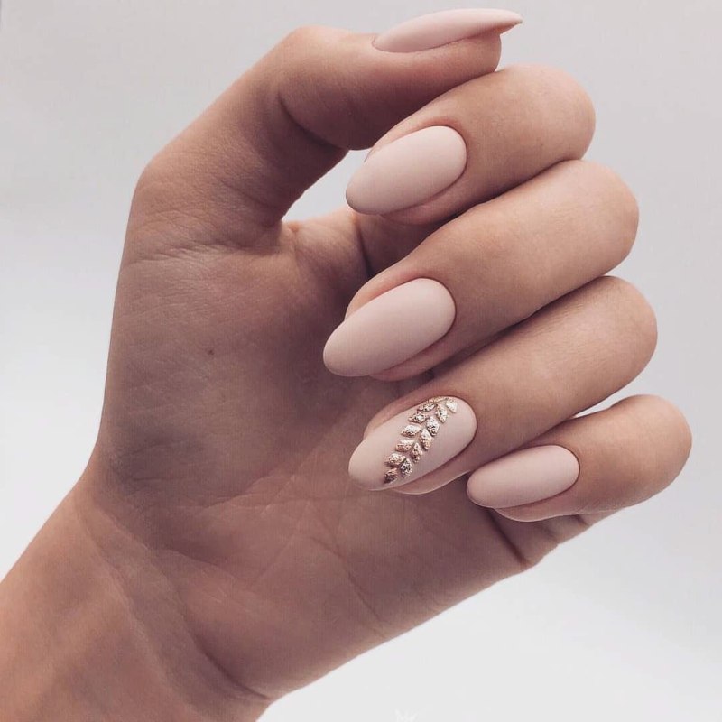 Нежный маникюр