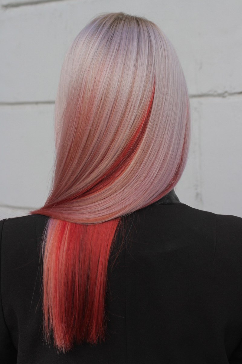 Серо розовые волосы