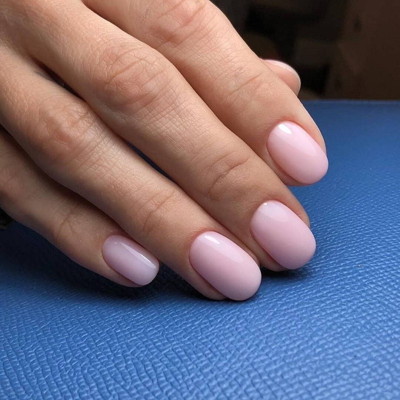 Маникюр на короткие овпльные рогтм