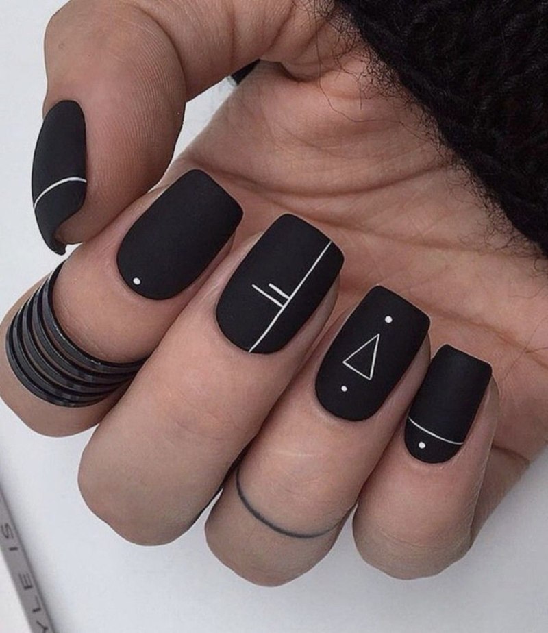 Ногти короткие