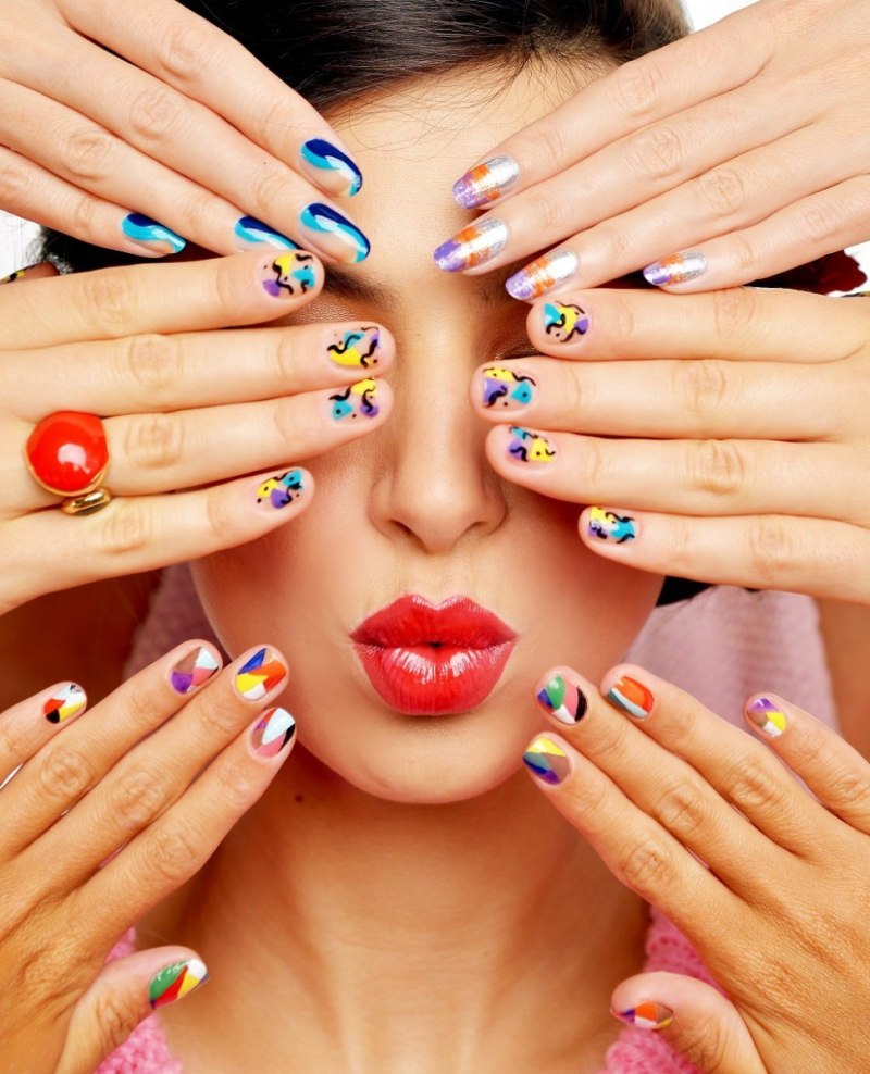 Маникюр реклама