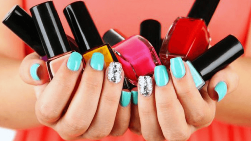 Красивые картинки девушки с ногтями