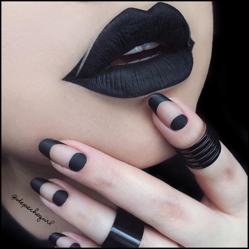 Маникюр БТС Black Swan
