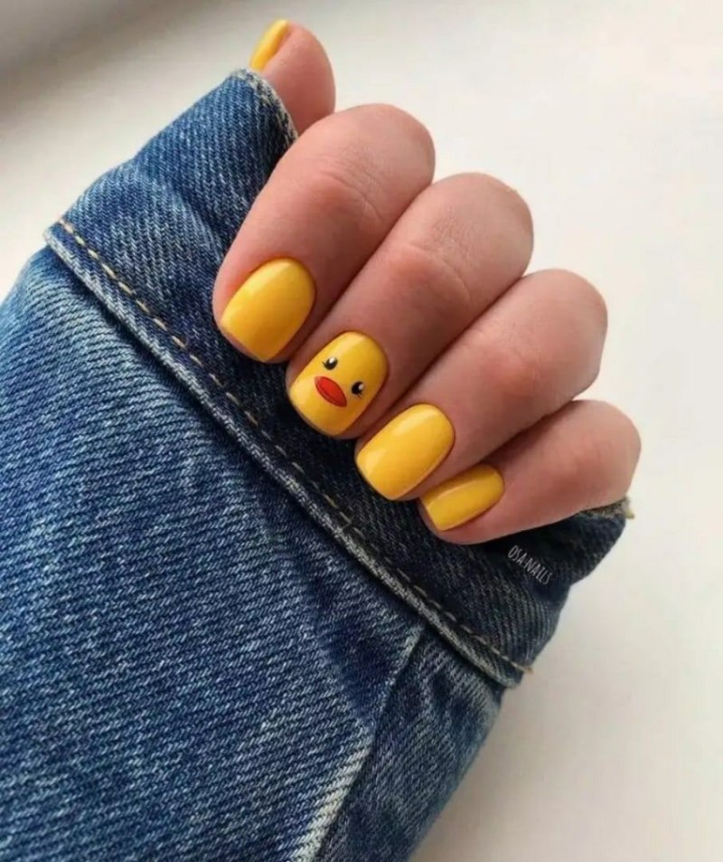 Желтые короткие ногти