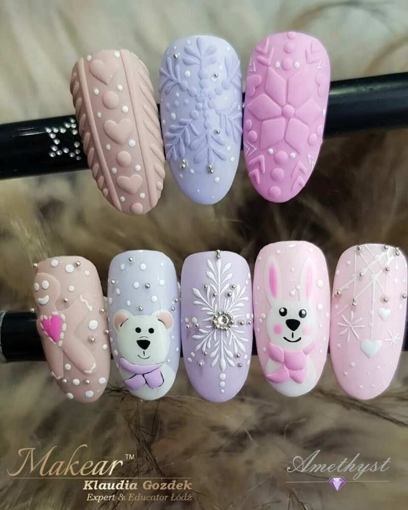 Трафарет руки с ногтями