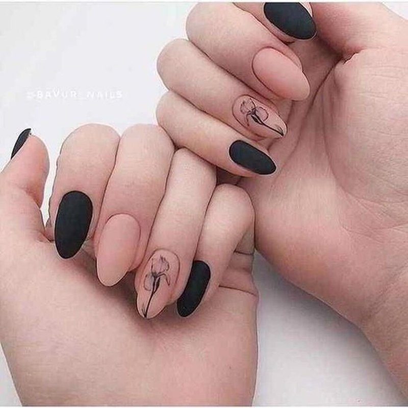Маникюр сереый и нюдовый