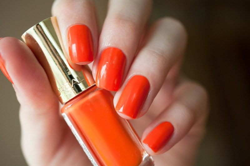 CND Shellac Spear