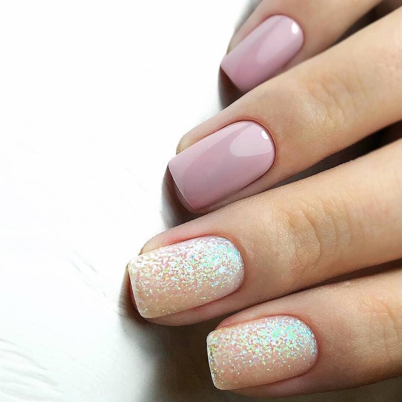 Пастельный маникюр на коротких ногтях