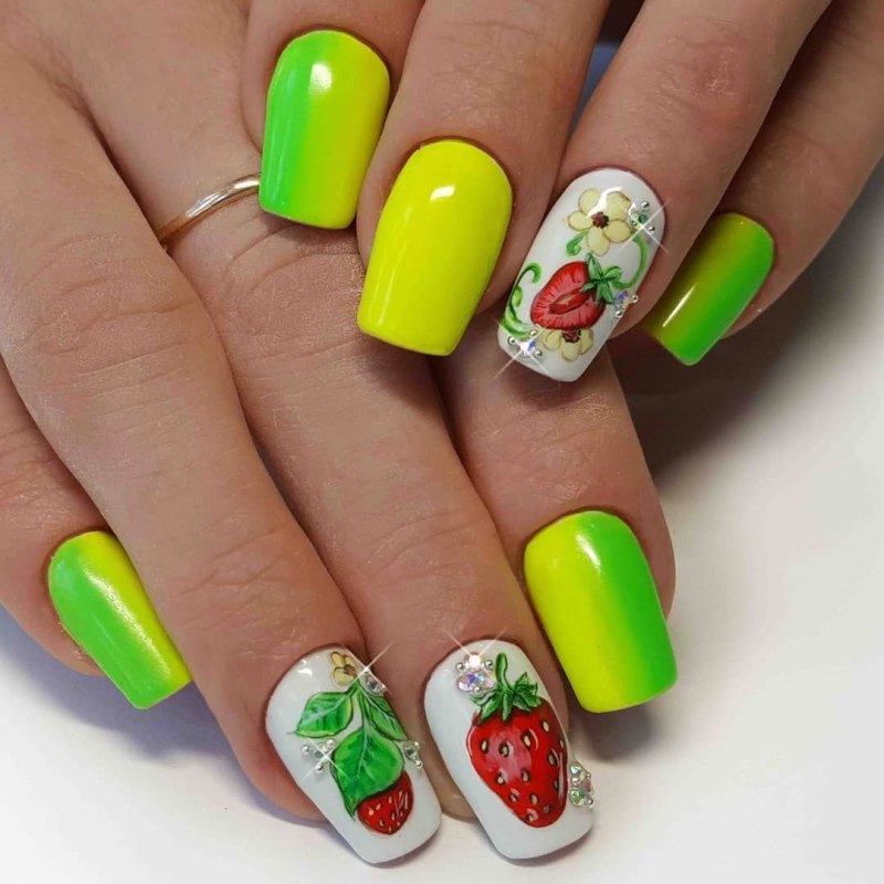 Маникюр с фруктами