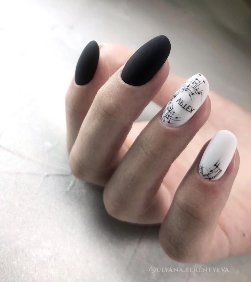 Черно-белый матовый маник