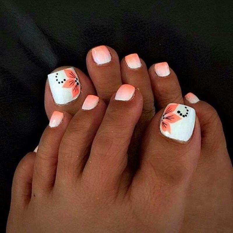 Коралловый педикюр