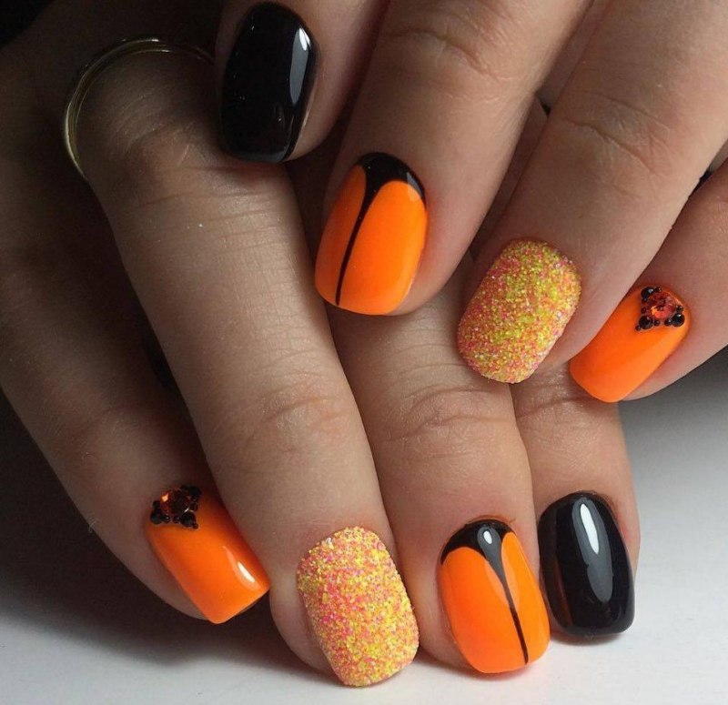 Лак для ногтей Essie оранжевый