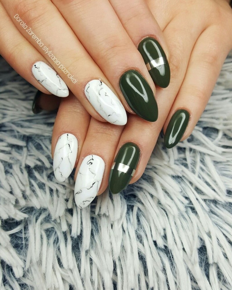 Маникюр зеленый малахит