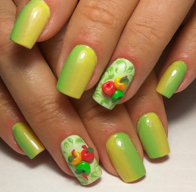 Маникюр с малиной