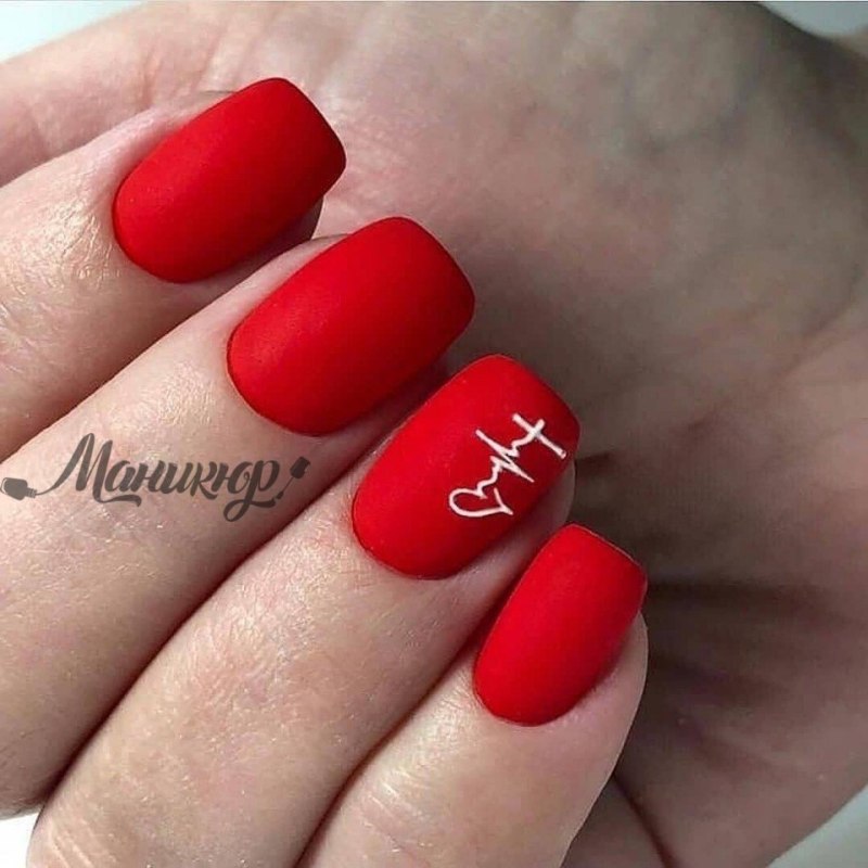 Яркие матовые ногти