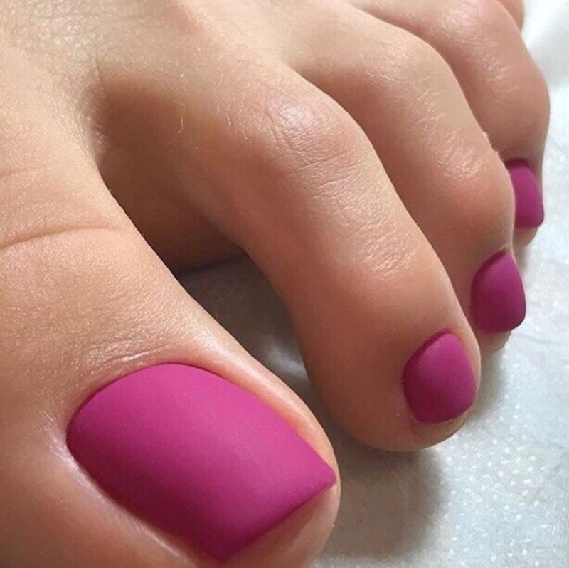 Педикюр розовый матовый