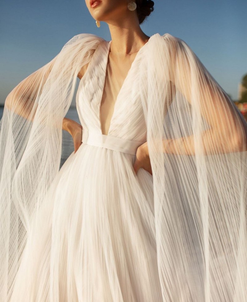 Платья Elie Saab бежевое
