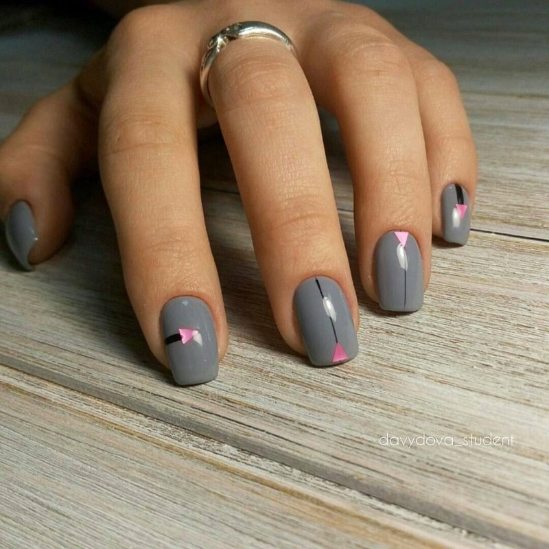 Серый маникюр на короткие ногти