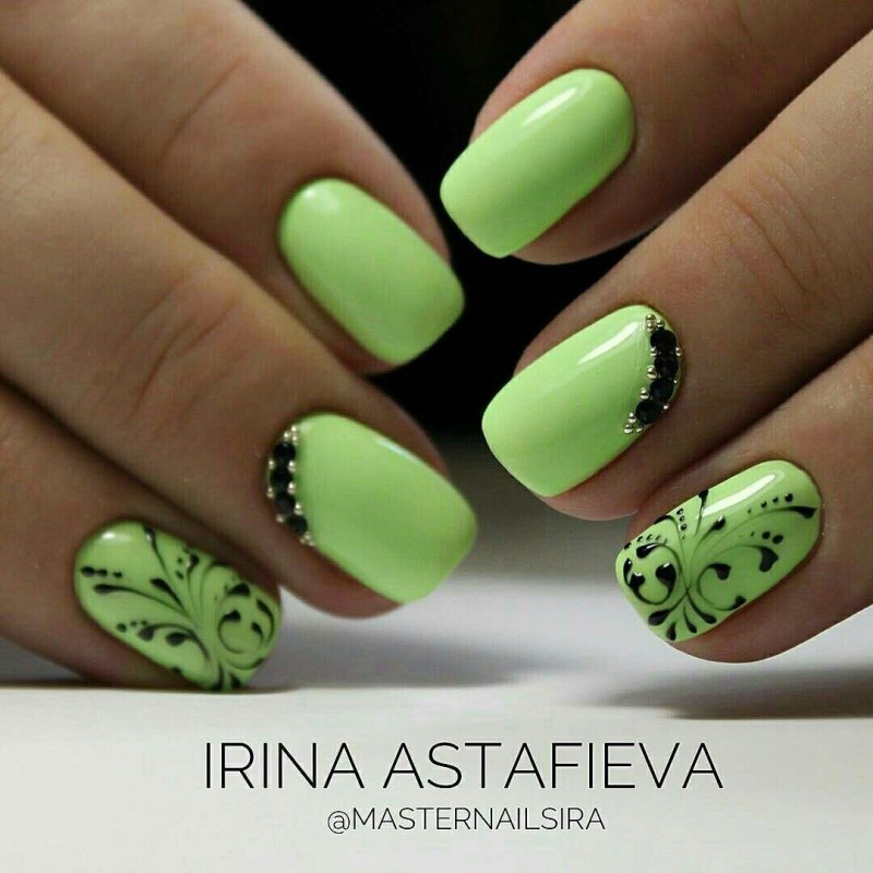 Ногти яркие летние