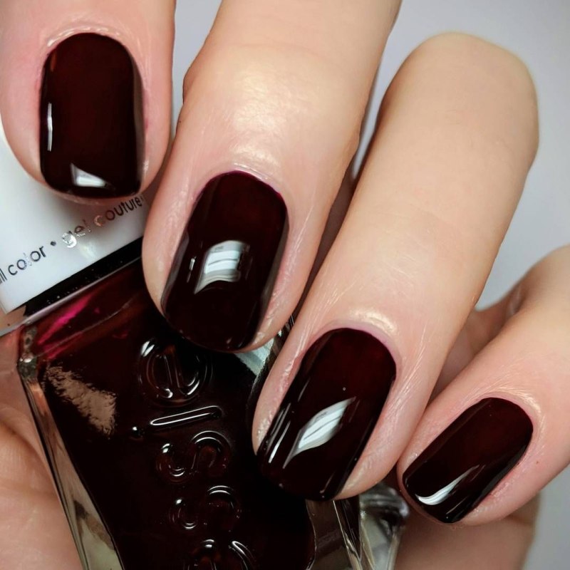 Essie Couture good Knight