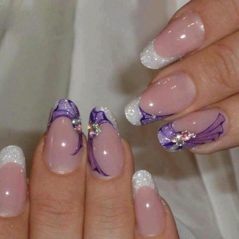 Фиолетовый маникюр