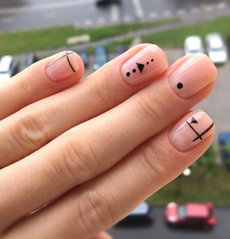 Летний маникюр на короткие ногти